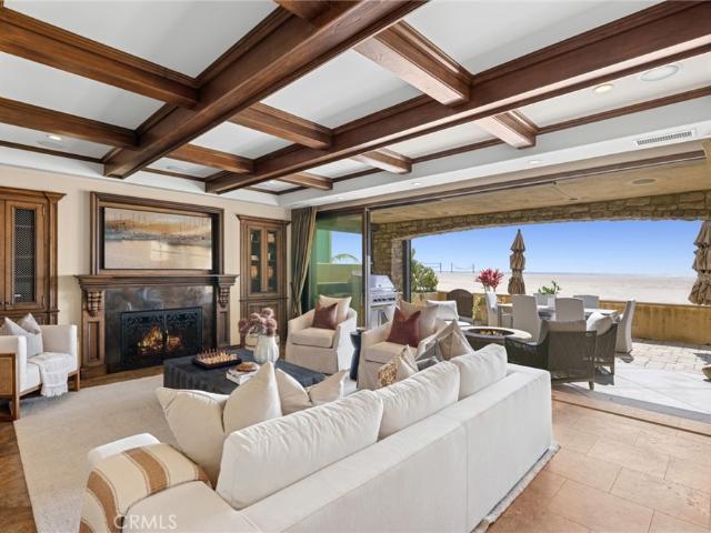 1414 W Oceanfront