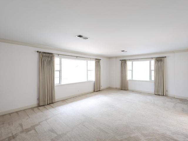 1415 W Main St