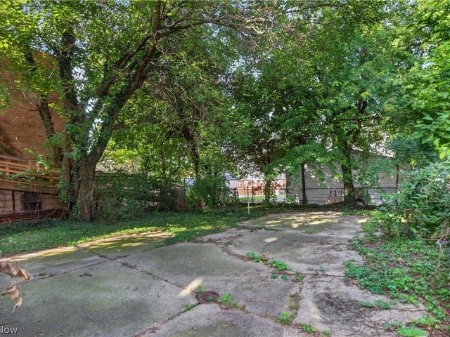 1416 E 110th Street
