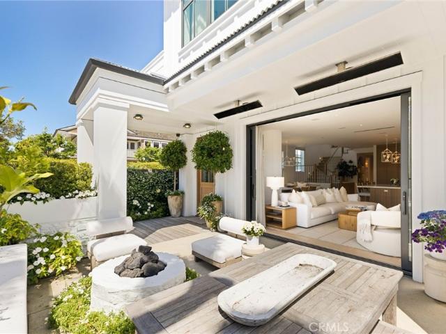 1416 E Balboa Boulevard