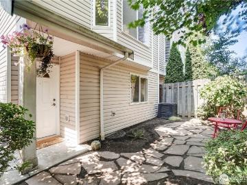 1417 N 97th St, Seattle, WA 98103 | MLS #2470