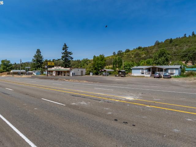 14190 n umpqua hwy