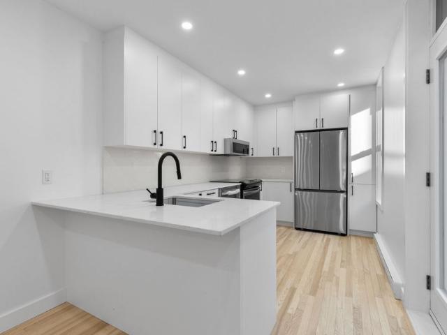 1419 Av. Bourbonnière, Montréal Mercier, QC H1W