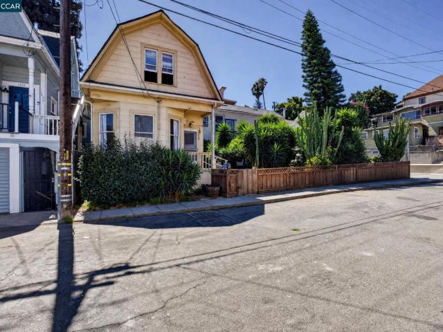 1419 Ceres St