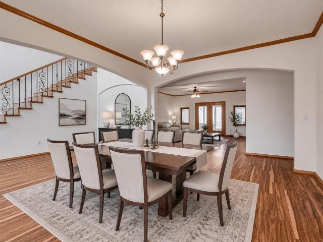 1419 W Royal Oaks Road