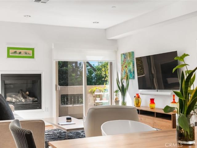 1410 N Curson Avenue 202