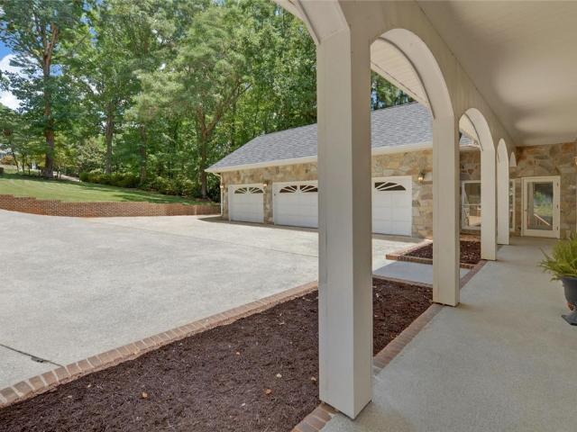 1410 Hunters Trail
