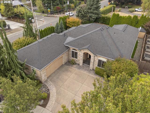 1410 se columbia crest ct