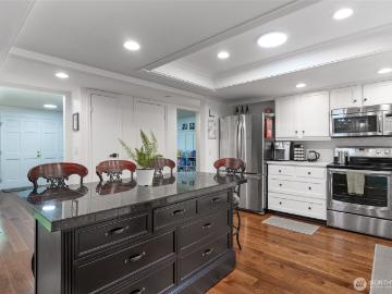 1410 th Avenue W