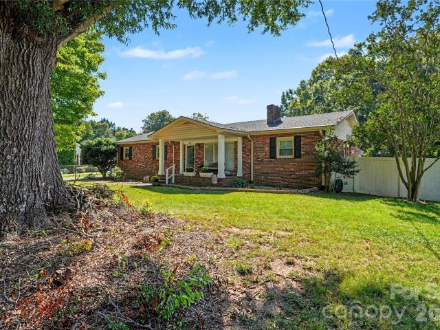 1410 36th Avenue Drive NE