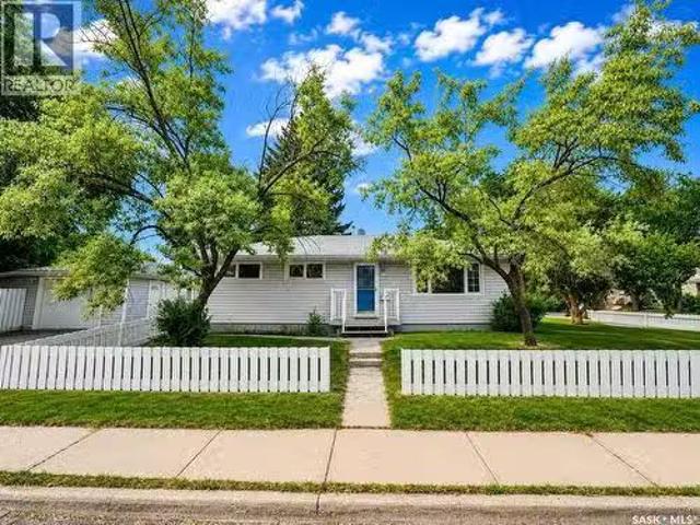 1410 4Th Avenue N, Regina, SK, S4R 0T1 house for sale Listi.