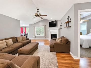 1411 Crepe Myrtle
