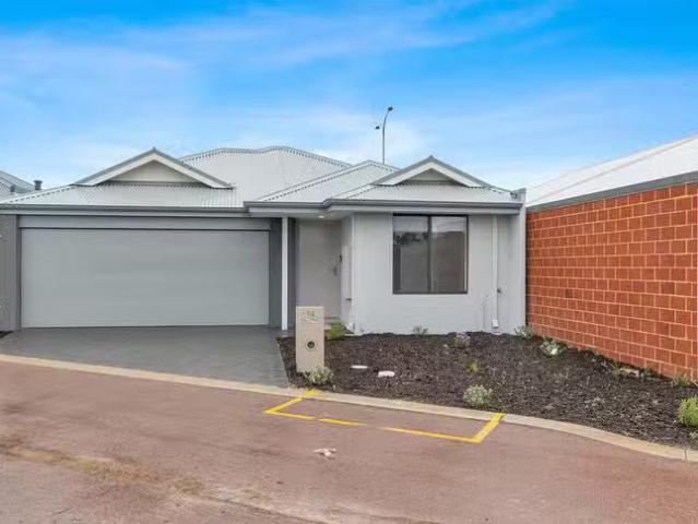 14/11 Piara Drive, Piara Waters, WA 6112