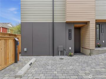 1412 N 47th St, Seattle, WA 98103 | MLS #2514