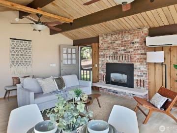 1412 Commodore Place