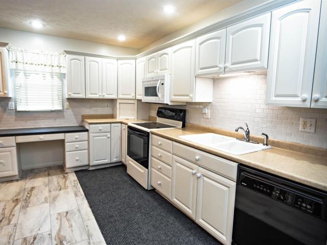 1412 Hutchins Drive