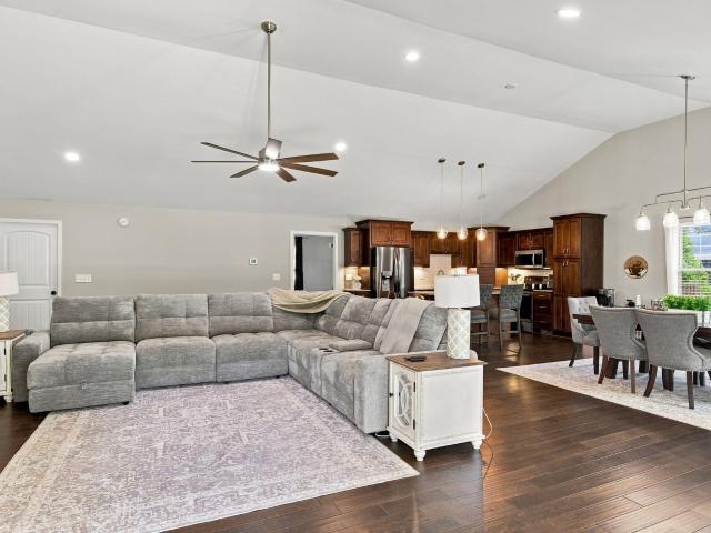 1412 Suzanne Dr
