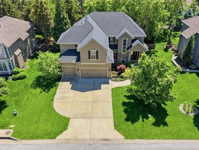 1413 NE Kenwood Circle