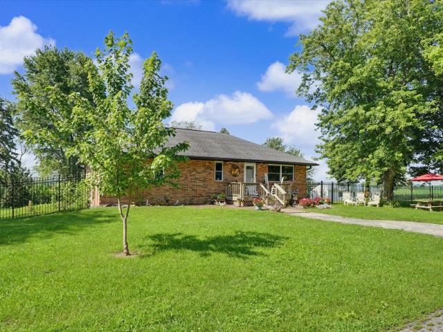 1413 E 2950 North Road