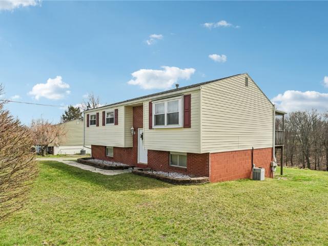 1413 Lexington Dr