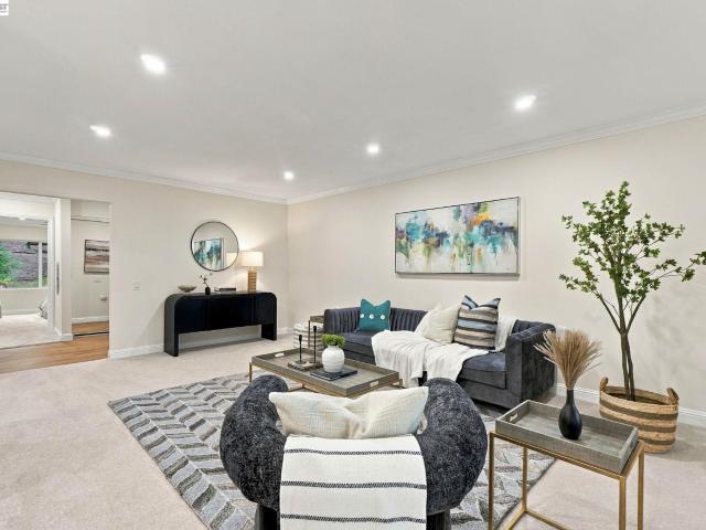 1413 Ptarmigan Dr 3