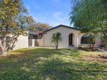 141 Commercial Road, PORT NOARLUNGA SOUTH, SA 5167