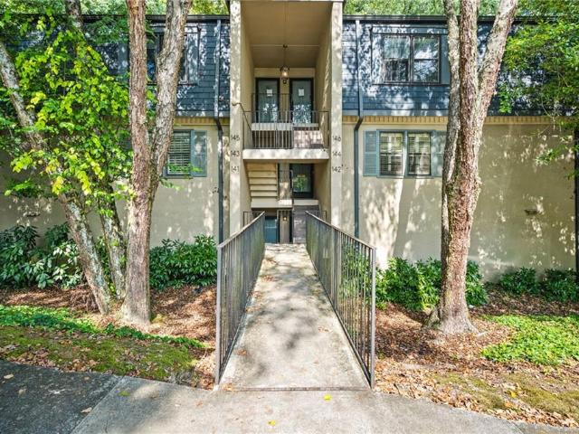 141 Amherst Place NW