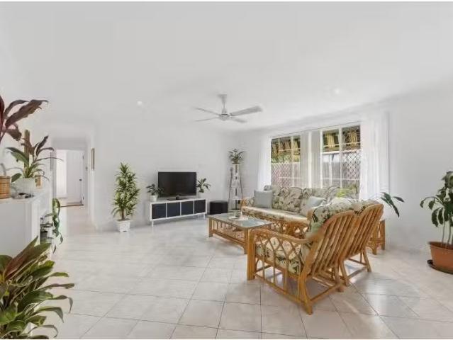 1/41 Alpha Road, Woy Woy Apartment for rent Listed by Tamara.