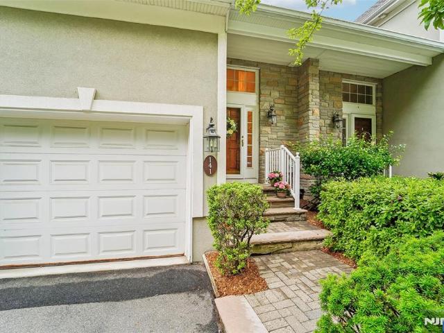 141 Greenway # 41