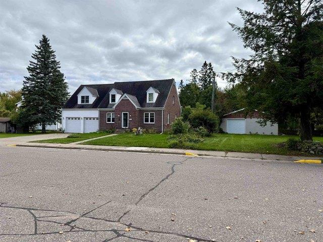 141 Forest Ave, Phillips, WI 54555