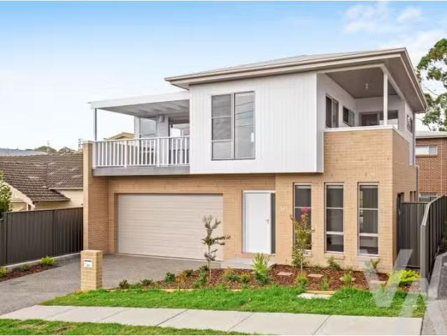 141 Lockyer Street, Adamstown House for rent Listed by Adrien.