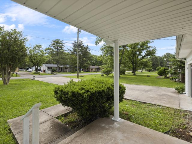 141 Mankin St