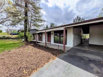 141 Meadowlark Dr, St. Louis, MO 63146 | MLS #26011