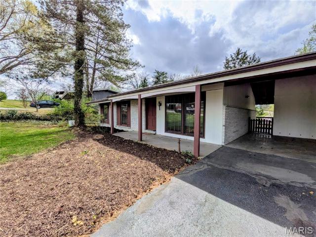 141 Meadowlark Dr, St. Louis, MO 63146 | MLS #26011