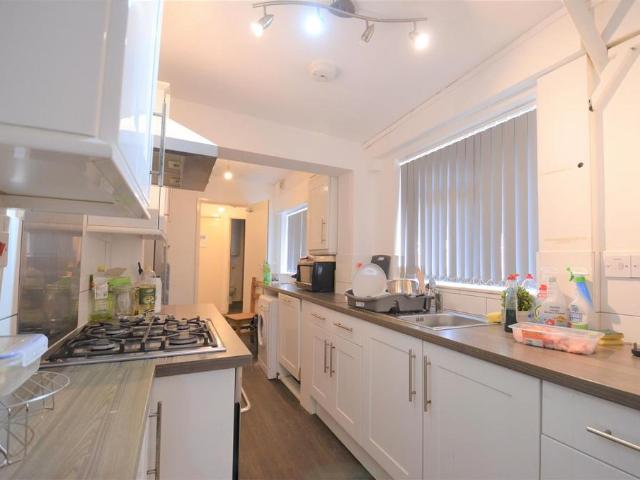 141 Milner Road, Stirchley, B29 7RG, United Kingdom | 5 bed townhouse for rent #137020969 | Rentberry
