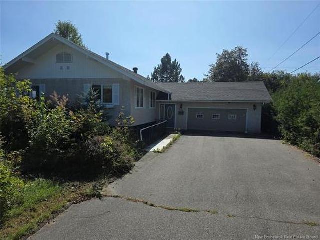 141 Neil, Bathurst, NB, E2A 3E3 house for sale | Listing ID NB147763 | Royal LePage