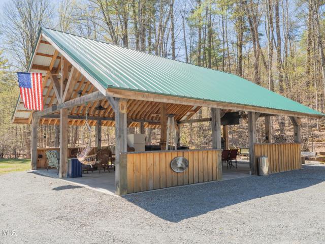 141 River Road