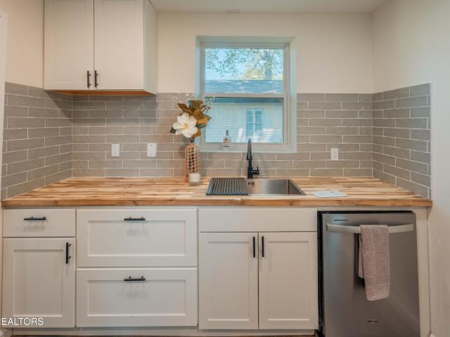 141 W Gettysburg Ave