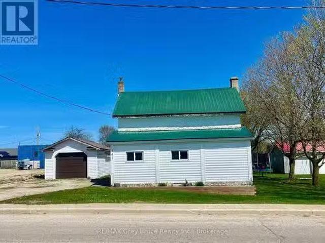 141 Yonge Street N, Arran Elderslie, ON, N0H 2N0 house for s.