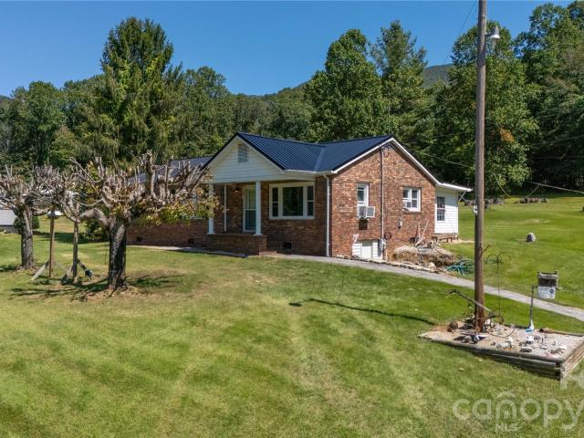 1424 Bear Creek Rd, Bakersville, NC 28705 | MLS #4394