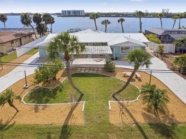 1424 Lemon Bay Dr, Englewood, FL 34223 | MLS #D6146