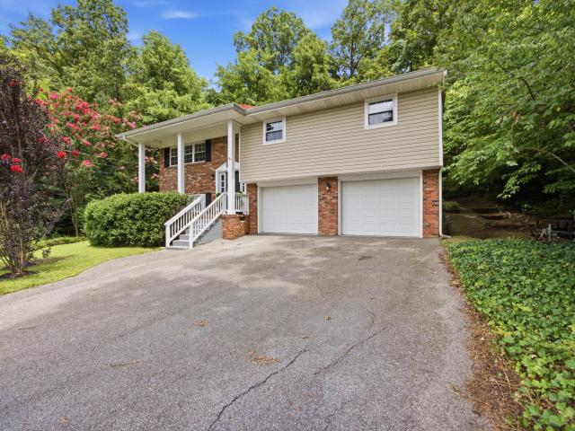1425 Clearpoint Drive