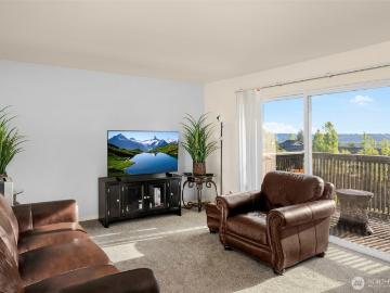 1425 S Puget Dr, Unit 213, Renton, WA 98055 | MLS #2351