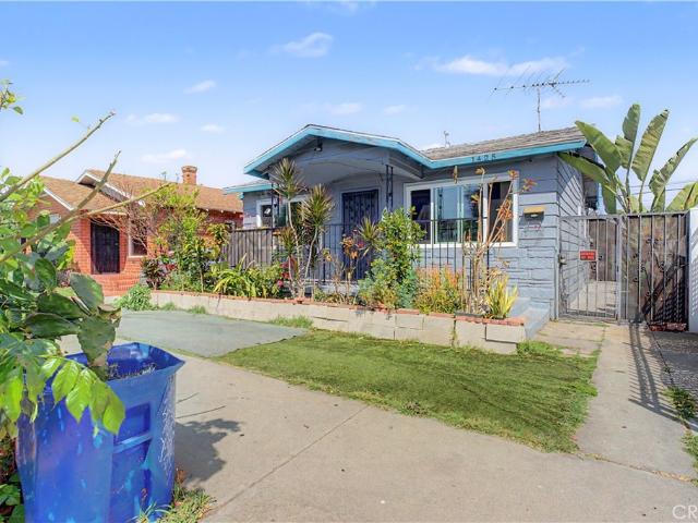 1425 W Gage Ave, Los Angeles, CA 90047 | MLS #DW26115