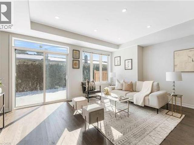 1426 Oakmont Common, Burlington, ON, L7P 0V8 house for sale | Listing ID 40842 | Royal LePage