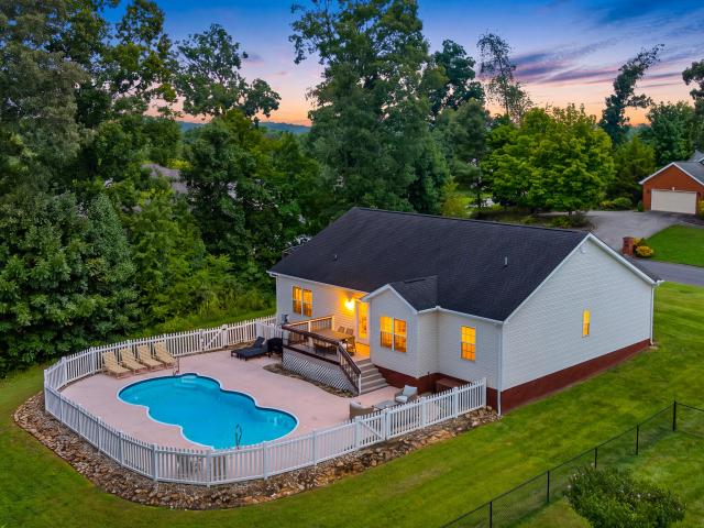 1426 Benjamin Blvd