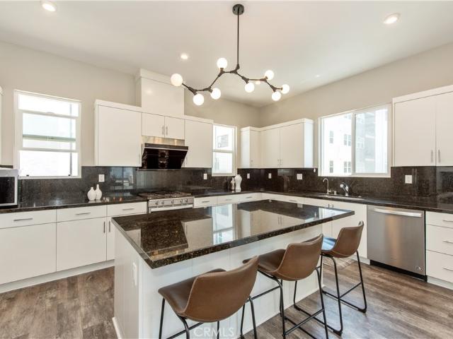 1426 S Urbana