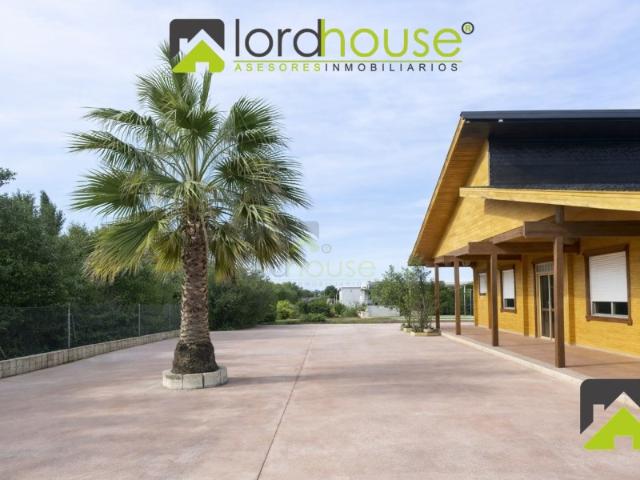 1427. Chalet de madera con piscina en parcela de 6.000 m² en Cazalla Lorca