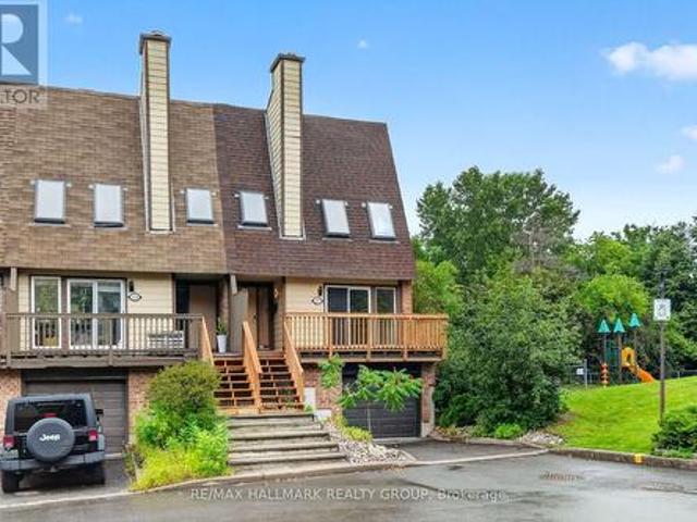 1427 Forge Street, Ottawa, ON, K1T 2V2 townhouse for sale | Listing ID X13699 | Royal LePage