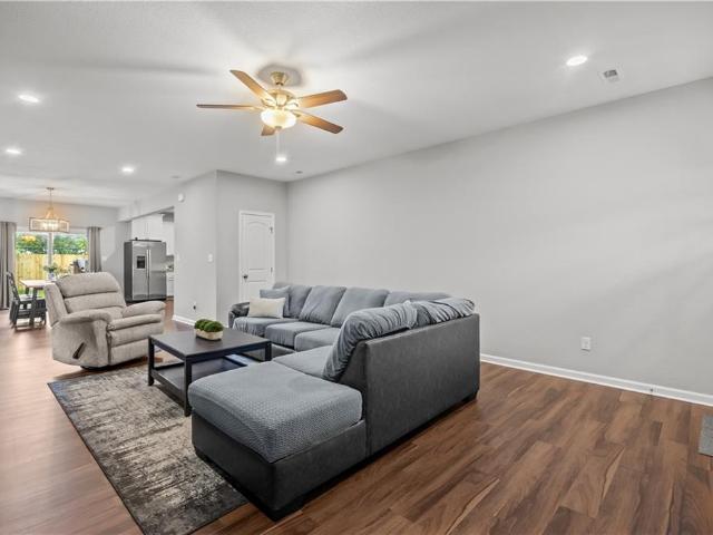 1427 Lasalle AVE